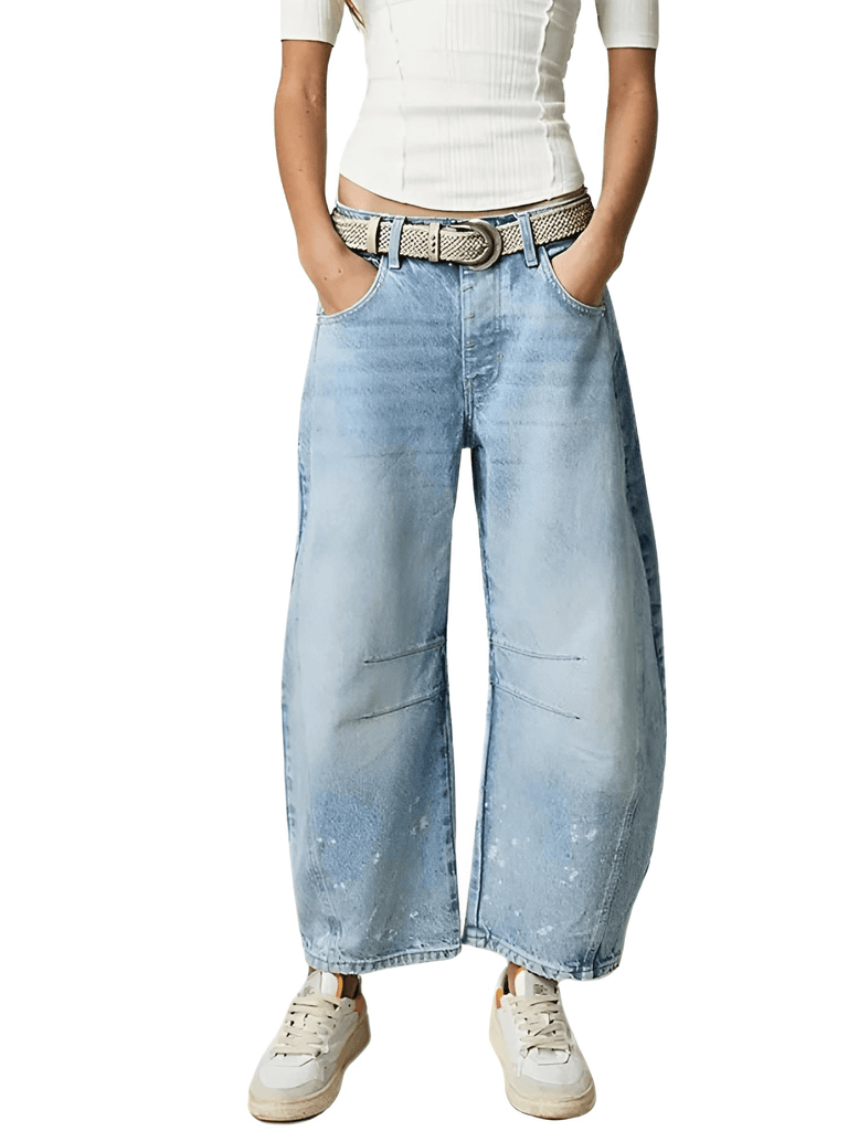Trendy Y2K style cropped light blue jeans in solid colors. Low waist, baggy fit for a retro look. Shop Drestiny for free shipping & tax covered!