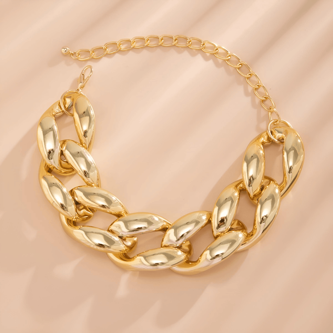 Thick Chain Short Exaggerated Choker Necklace For Women Trendy Statement Collar On The Neck Accessories Fashion Jewelry, Drestiny, Necklaces, Gender_Women, Gold, Silver, United States, USA, Canada, Australia, New Zealand, United Kingdom, UK, Thick chain choker, statement chain necklace, Chunky choker necklace, Oversized chain choker, gold thick chain choker, shopdrestiny.com