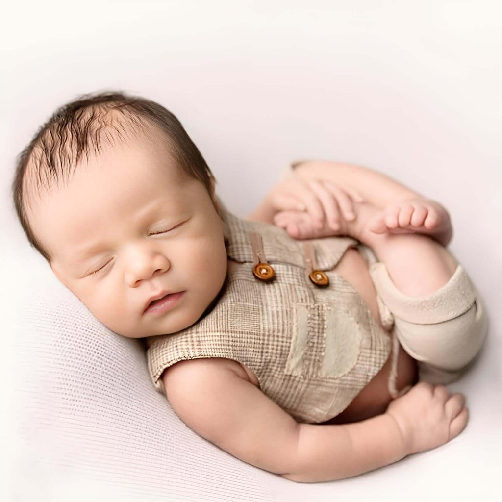 Plaid waistcoat and pants set for newborn boys. Perfect for a photo costume. Shop at Drestiny and enjoy free shipping. Save up to 50% off and we'll cover the tax! 