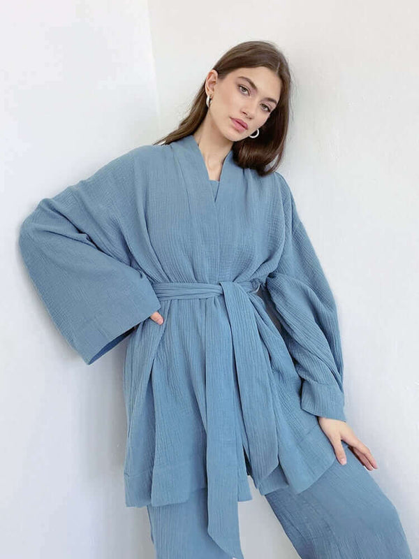 This robe set is designed for women and is made of a luxurious soft fabric. Looking this good while sleeping has never felt so good!